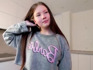 dorisflack teen doing it solo, pleasuring her little pussy live on webcam