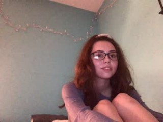 luna_rose19 with hot panty teasing her pussy live on cam