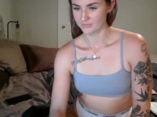 stacysmomm XXX cam live cum show with a horny little milf cam girl