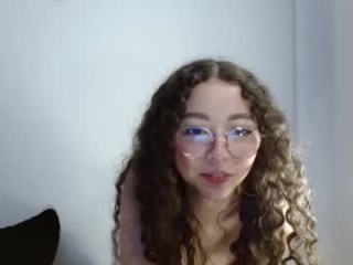 sophie_born show live sex via webcam