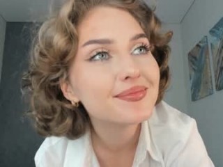 lyncolbourne fetish cam girl broadcasts live sex via webcam