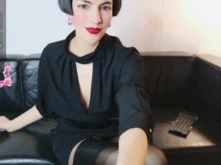 miss_satori_rose seductress showing off her immaculate, sexy feet live on cam