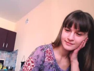_minnie_boo_ teen doing it solo, pleasuring her little pussy live on webcam