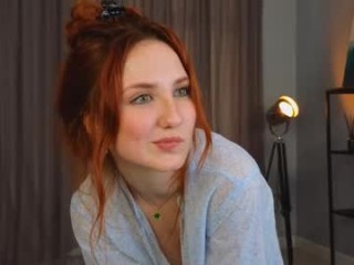 lynnalltop redhead being naughty and seductive on a live webcam