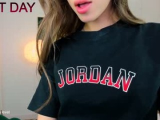 princess_diana18 fetish cam girl broadcasts live sex via webcam