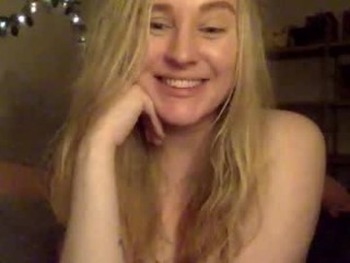 francis_digby blonde and her wet little pussy, live on webcam