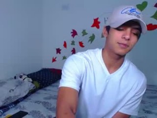 lewis_ly teen couple doing everything you ask them in a sex chat 