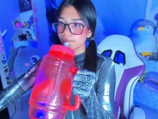 cutestephuwu talented young cam girl who loves deepthroating live on camera