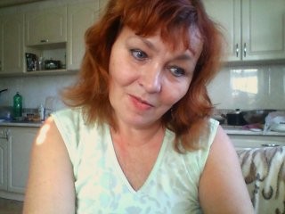 almin222 redhead mature cam girl being naughty and seductive on a live webcam