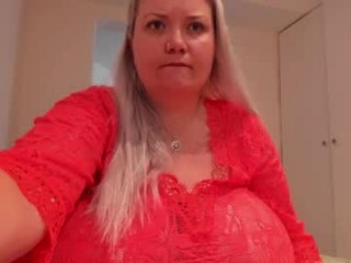 deafhugetits_110e BBW teasing her pussy live on sex cam