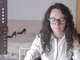 agattasmith young cam girl seductress showing off her immaculate, sexy feet live on cam