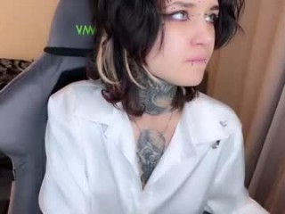 ripper_66 tattoo-covered vixen seducing you on sex cam