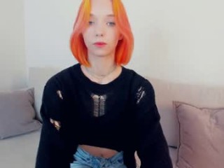 arlettehardeman XXX sex cam teen that loves close-up naughty shots