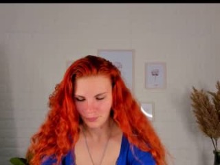 alisiia_a sexy cam girl show softcore sex via webcam