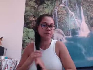 byanna_kevin couple doing everything you ask them in a sex chat 