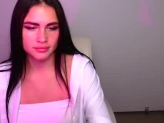 olivia_blade teen seductress showing off her immaculate, sexy feet live on cam