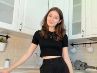 normadiggle shy teen doing naughty things on a live sex camera