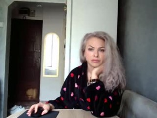 mayalove2you mature cam girl slut that gives the sloppiest blowjobs live on sex cam