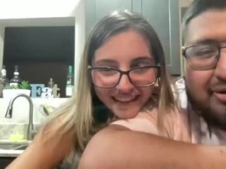 geebbyx couple doing everything you ask them in a sex chat 