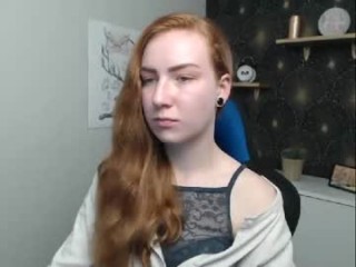 theonegabby young cam girl seductress showing off her immaculate, sexy feet live on cam