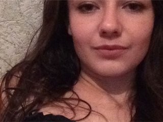 ellina-russo show live sex via webcam
