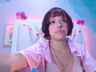 katalina_garcia Asian teen that gets wetter from all the hot sex cam attention