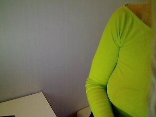 kiska-kris blonde and her wet little pussy, live on webcam