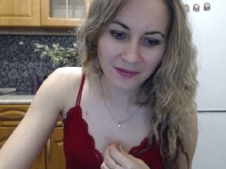 dahliagrey blonde and her wet little pussy, live on webcam