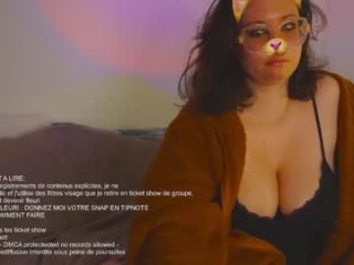 super_cherie the most beautiful brunette live on sex cam