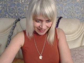 savan35na blonde and her wet little pussy, live on webcam