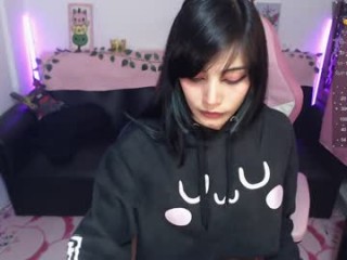 chise_chann with the ability to squirt in front of an audience live