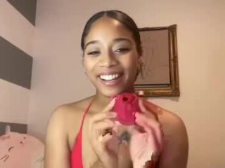 lunaa_11 the hottest ebony teen slut masturbating live on cam