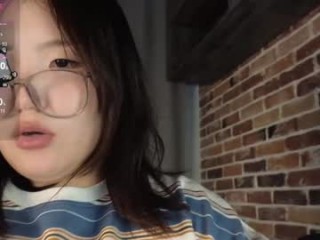 ericaonline Asian that gets wetter from all the hot sex cam attention