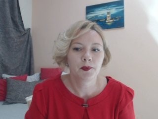colette1w blonde and her wet little pussy, live on webcam