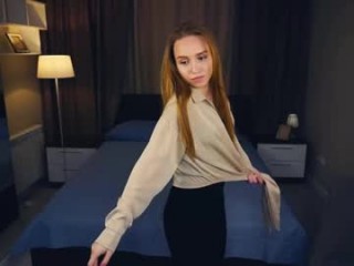 maydahatchett teen doing it solo, pleasuring her little pussy live on webcam