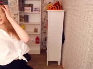xlisa_x fetish cam girl broadcasts live sex via webcam