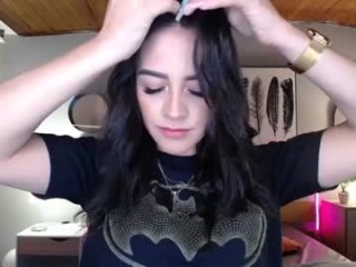 r4veenn Latino slut masturbating live on a webcam