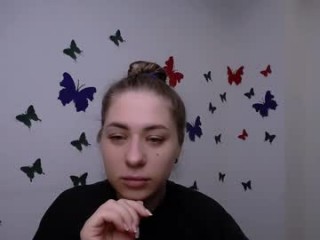 sophiac_ teen doing it solo, pleasuring her little pussy live on webcam