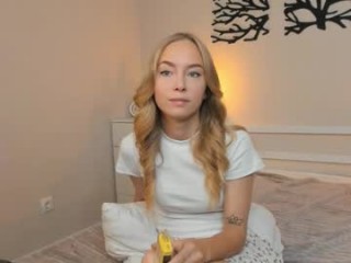 dierahenwood show live sex via webcam