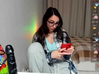 oniea bisexual fucking boys and girls live on sex camera