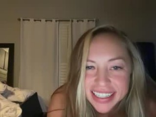 daddykongnblondie couple doing everything you ask them in a sex chat 