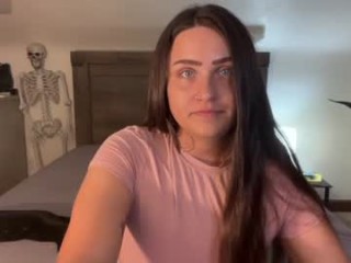 iamcrystalann doing it solo, pleasuring her little pussy live on webcam