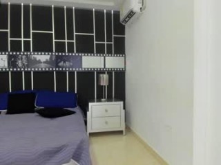naomi_kiing fucking action broadcasted live on sex camera