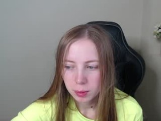 tixxxy teen doing it solo, pleasuring her little pussy live on webcam