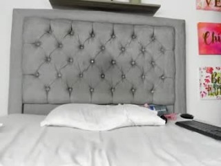 nicoll_smith21 amateur cam girl show live sex via webcam