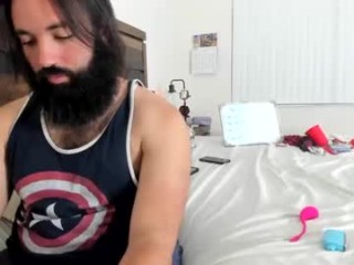 papi_kitsune BBW teasing her pussy live on sex cam