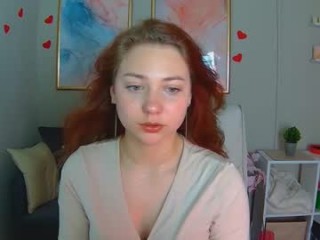 heilysmile doing it solo, pleasuring her little pussy live on webcam