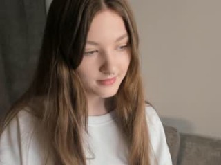 ohwherearemymanners teen cam girl broadcasts live sex via webcam