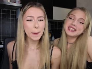 yononeey young cam girl couple doing everything you ask them in a sex chat 