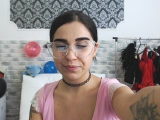 shylolla show live sex via webcam